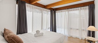 Modern 3-Bedroom Stay | Walk to Shops & Dining