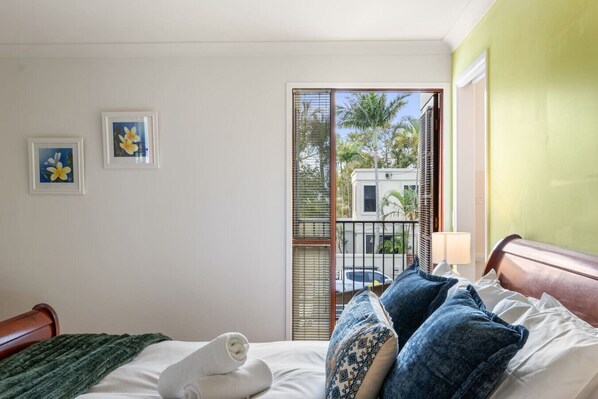 3 bedrooms, desk, iron/ironing board, WiFi