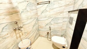 Dusche, Regendusche, Bidet, Seife