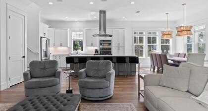 4BR Coastal Home + Walk to the Beach | Pool + Gym | Lagniappe at Blue Mountain