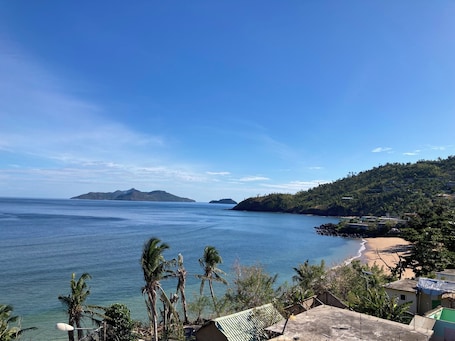 ビーチの近く. T2 cosy Côte îlots au bord de la plage vue panoramique, coucher de soleil.
