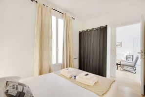 2 عدّة غرف نوم ومكواة/لوح كي وخدمة الإنترنت