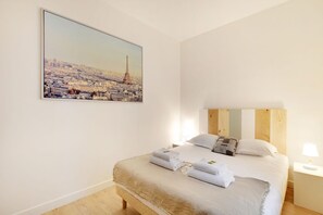2 bedrooms, iron/ironing board, Internet