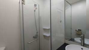 Bathroom - D Home 2 (Nguyen Cu Trinh)