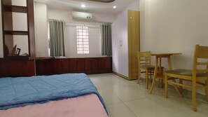 Superior Double Room, City View | Desk, iron/ironing board, free WiFi - D Home 2 (Nguyen Cu Trinh)