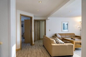 Smart TV, books, stereo