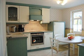 Køleskab, ovn, kogeplade, opvaskemaskine