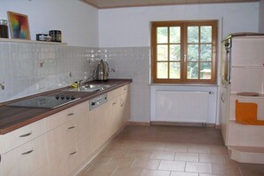Kühlschrank, Ofen, Herdplatte, Geschirrspüler