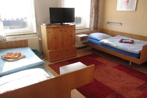 2 bedrooms, free WiFi, bed sheets