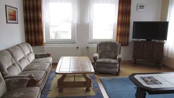 Smart-TV, DVD-spiller og stereoanlegg