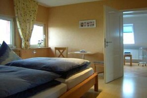 1 chambre, fer et planche à repasser, Wi-Fi gratuit, draps fournis