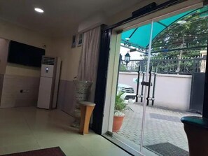 Interior entrance - Casalavoro Residence  (Abuja)