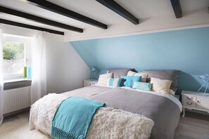 3 habitaciones, escritorio, tabla de planchar con plancha y wifi gratis 