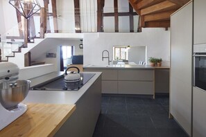 Fridge, microwave, oven, stovetop - Holiday home in Bullay with sauna (Bullay)