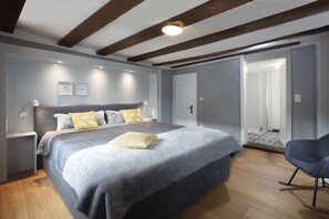 7 Schlafzimmer, Bügeleisen/Bügelbrett, Internetzugang, Bettwäsche