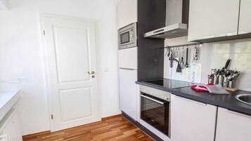 Kühlschrank, Ofen, Herdplatte, Geschirrspüler