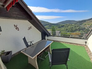 Unclassified image, 5 of 25, button