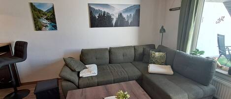 Fernseher, Videospiele, DVD-Player, Stereoanlage