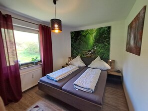 2 bedrooms, WiFi, bed sheets - Thirtythix - Modern furnished vacation apartment with lake view and balcony in (Winterberg)