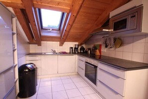 Kühlschrank, Ofen, Herdplatte