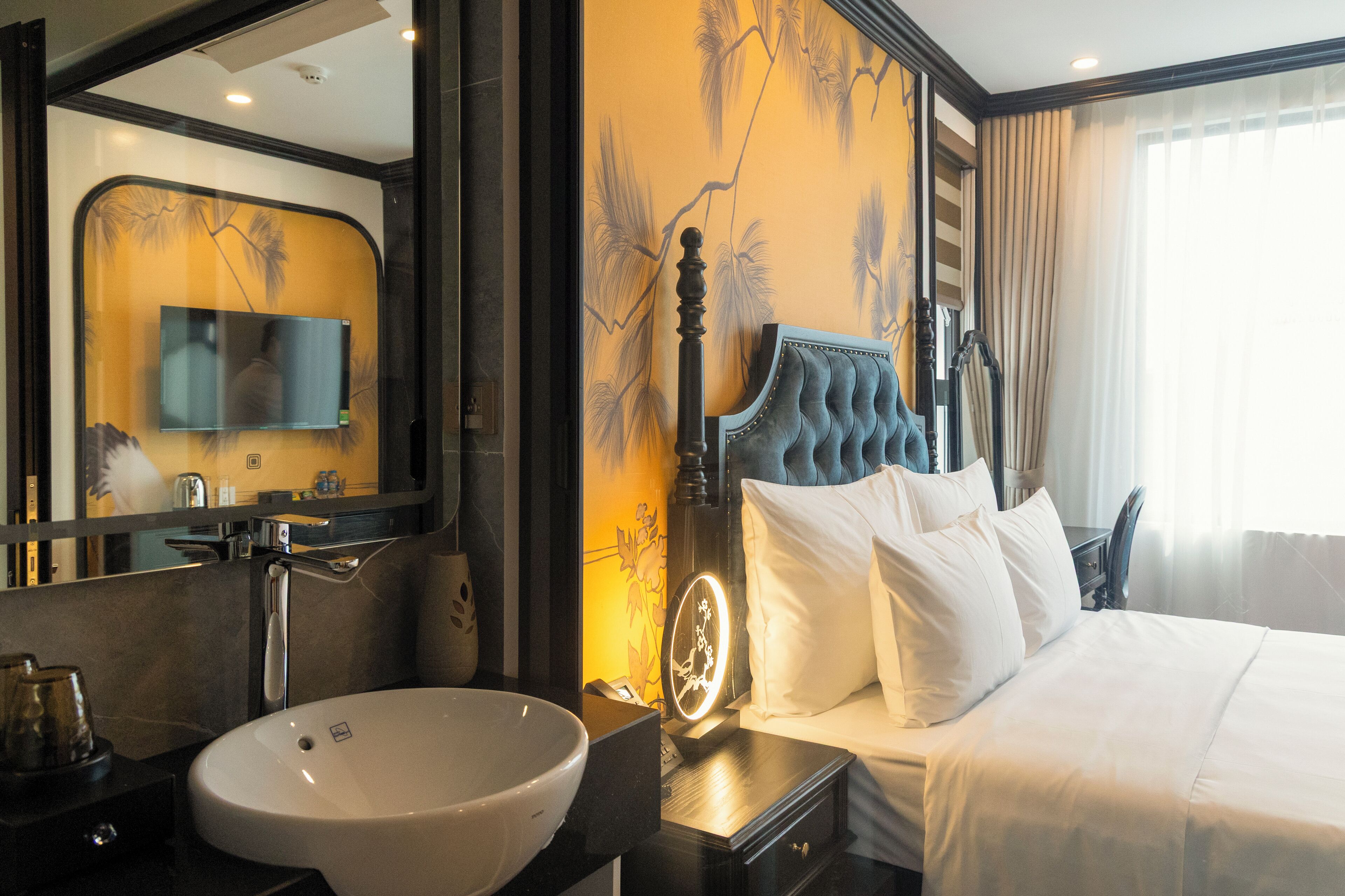 Standard Double Room, City View | Bathroom | Shower, free toiletries, slippers, towels