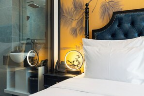 Standard Double Room, City View | Iron/ironing board, free WiFi - D'Lux Hotel (Ha Noi)