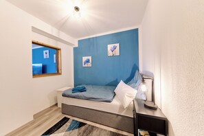 1 bedroom, desk, iron/ironing board, travel cot - CASATUA - Quiet - Workplace - Balcony - Trade fair - WiFi (Wuppertal)