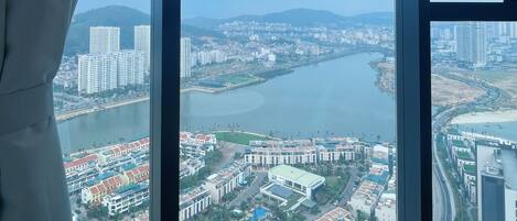 Sistema de insonorización, tabla de planchar con plancha y wifi gratis