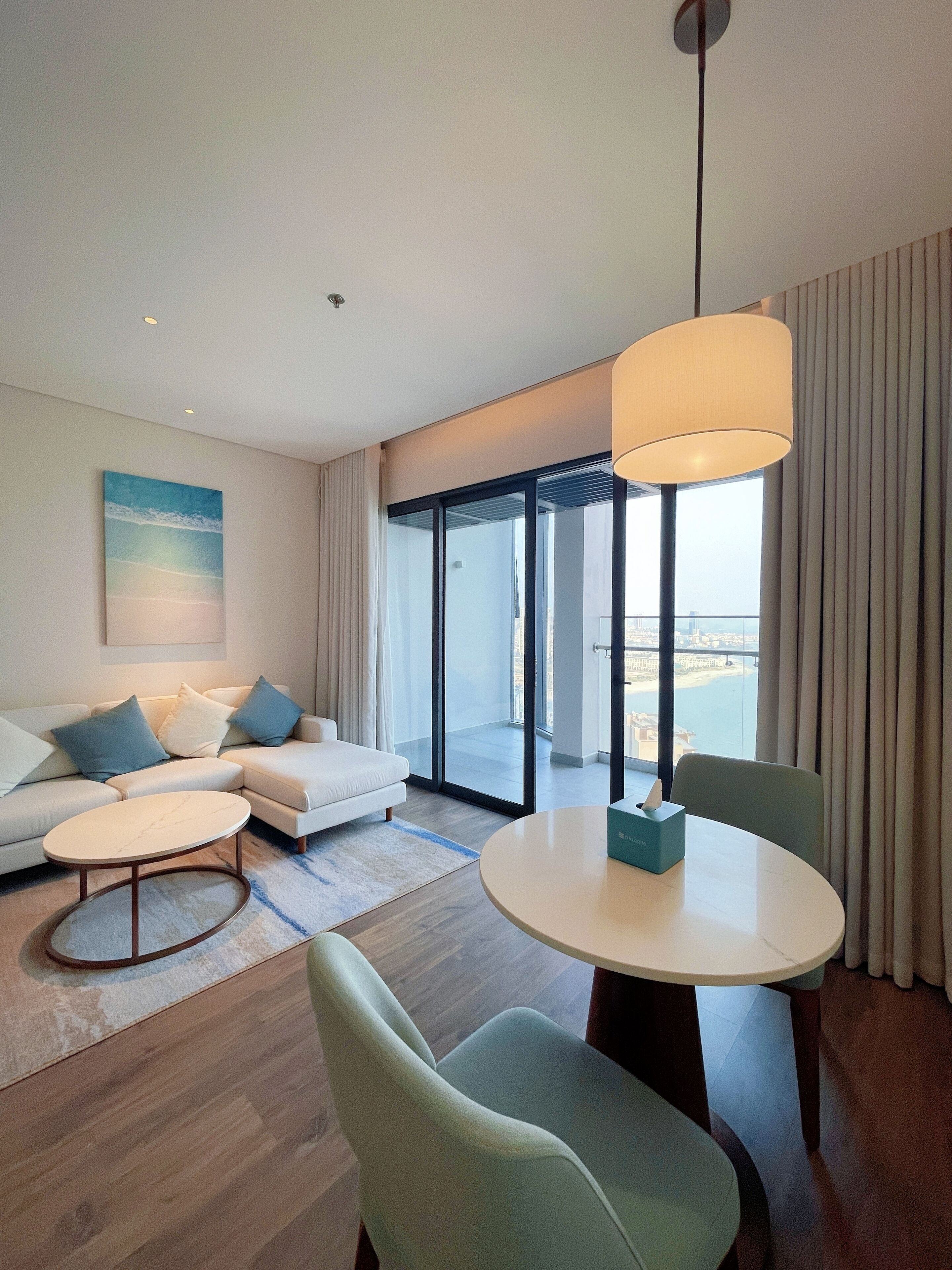 Leilighet – deluxe, balkong, strandutsikt | Oppholdsområde