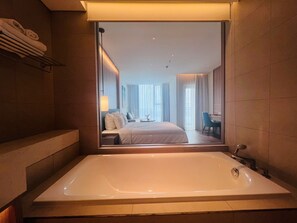 Appartement Deluxe, balcon, vue ville | Salle de bain