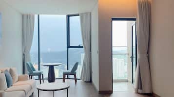 Deluxe Apartment, Balcony, City View | Kalis bunyi, seterika/papan seterika, Wi-fi percuma