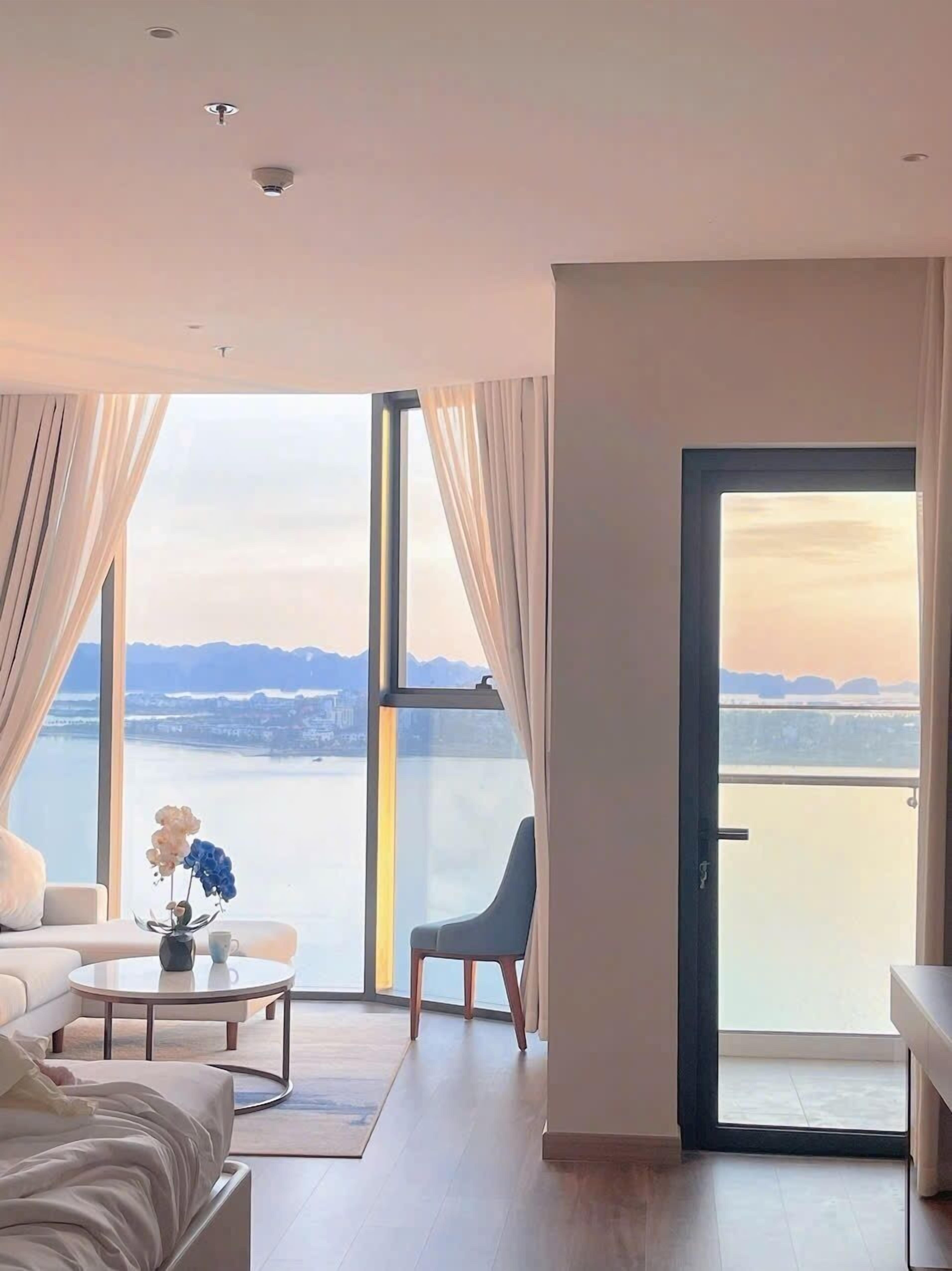 Appartement Deluxe, balcon, vue plage | Coin séjour