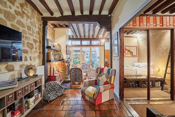1 chambre, bureau, fer et planche Ă repasser, lit parapluie