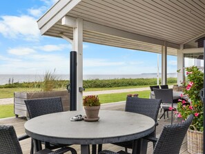 Outdoor dining - "Gertje" - 20m from the sea by Interhome (Assens)