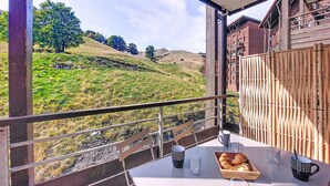 Outdoor dining - Les Pistes by Interhome (Le Corbier)