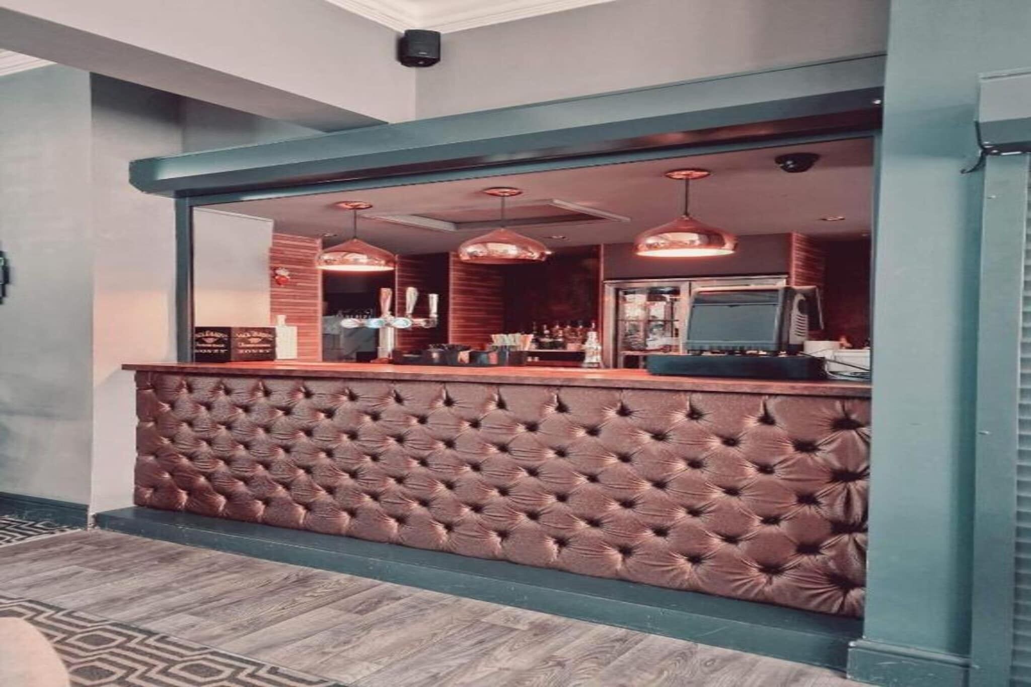 Bar (in der Unterkunft)