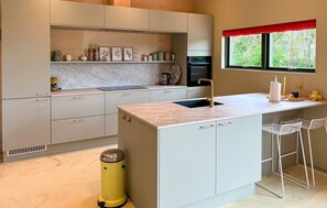 Fridge, microwave, dishwasher, coffee/tea maker