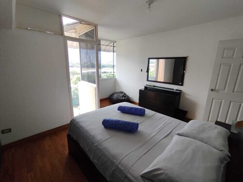 Cozy apartment in front of la Carlota