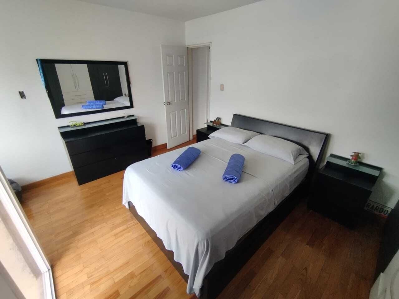 3 chambres, fer et planche à repasser, accès Internet, draps fournis