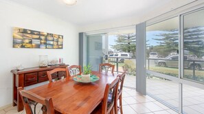 Dining - Blue Pacific 1 - Lifestyle Yamba (YAMBA)