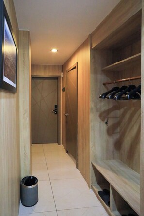 Standard Twin Room, City View | Desk, laptop workspace, free WiFi