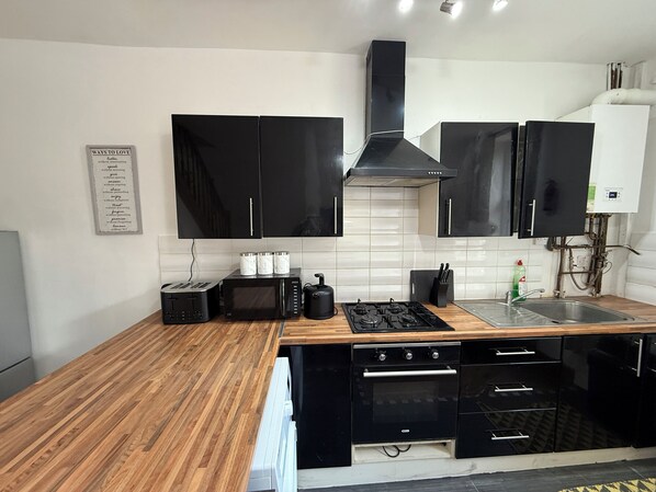 Fridge, microwave, oven, stovetop
