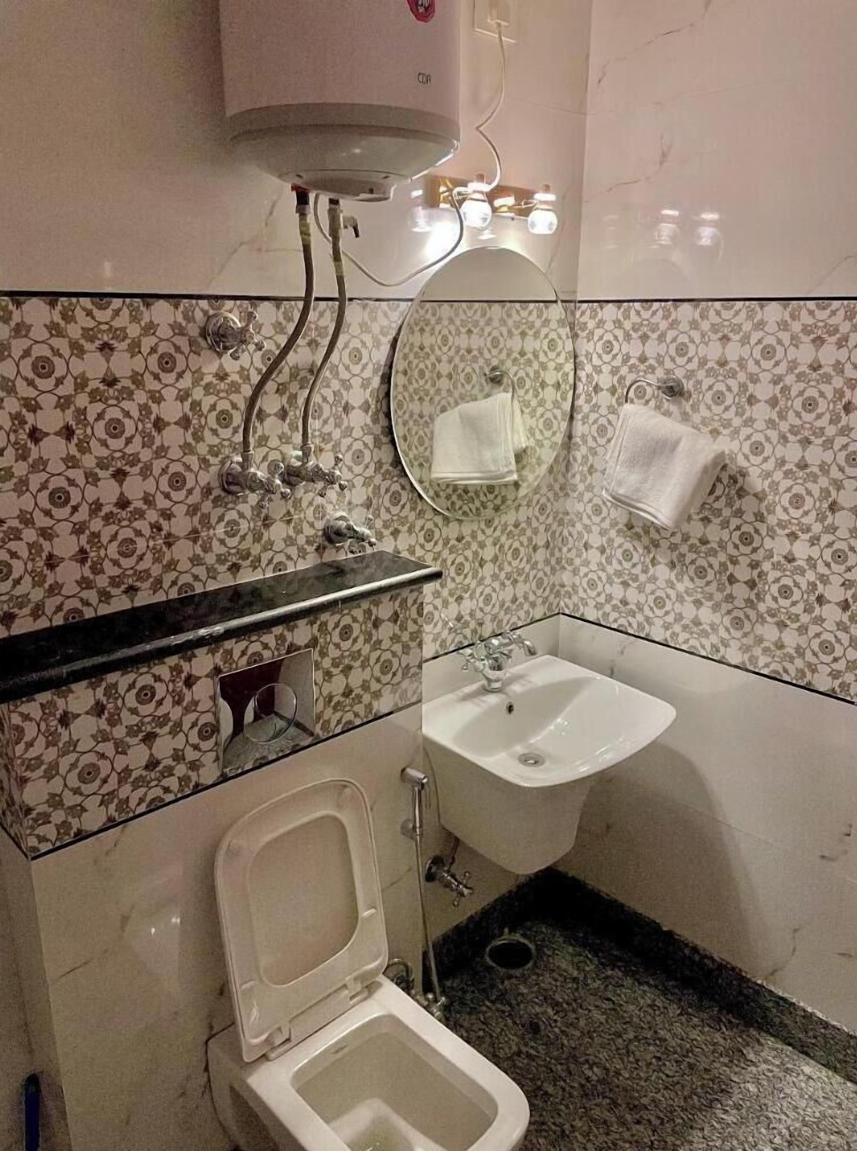 Shower, free toiletries, towels, soap