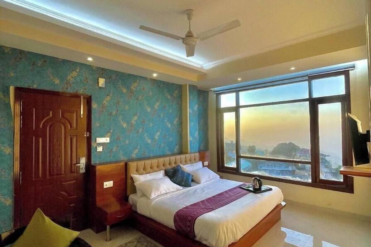 Standard Room | Desk, free WiFi, bed sheets