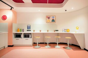 Kühlschrank, Mikrowelle