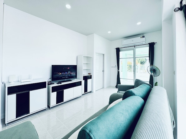 TV
