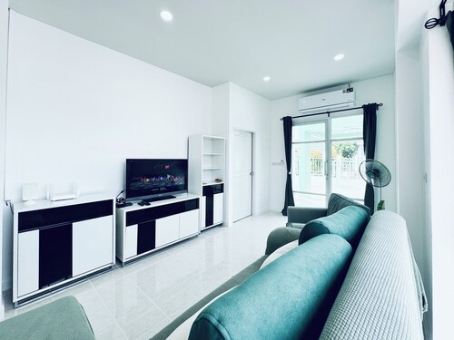 Cozy Villa near Pranburi Beach, Perfect for Families