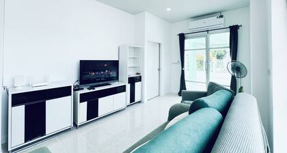 Cozy Villa near Pranburi Beach, Perfect for Families
