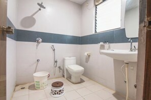Deluxe Room | Bathroom