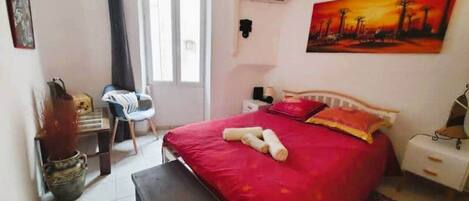 2 bedrooms, WiFi, bed sheets